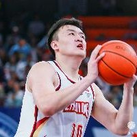 稳定贡献！刘泽一10中5&amp;6罚4中拿到14分11板 正负值+14